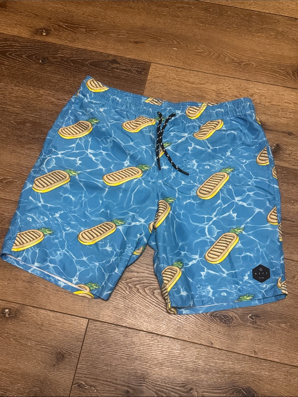 Neff swim trunks XL
